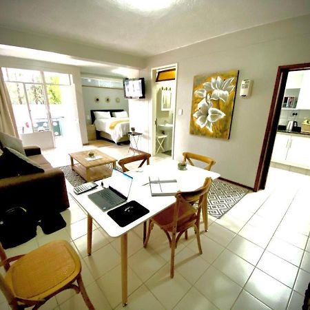 Laboria 102 & 103 Apartment Harrismith Bagian luar foto
