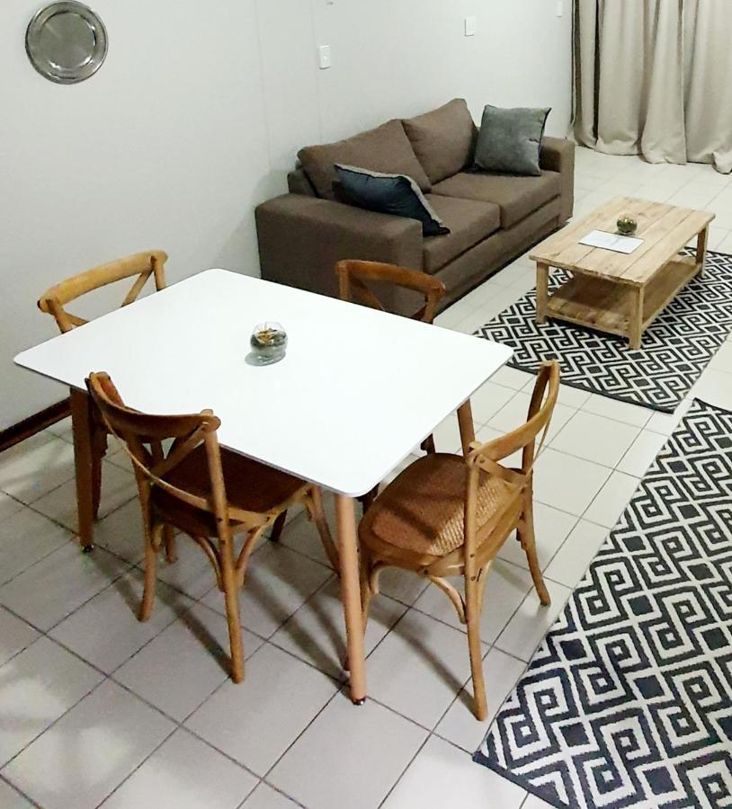 Laboria 102 & 103 Apartment Harrismith Bagian luar foto