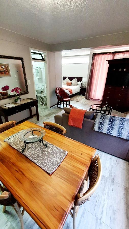 Laboria 102 & 103 Apartment Harrismith Bagian luar foto