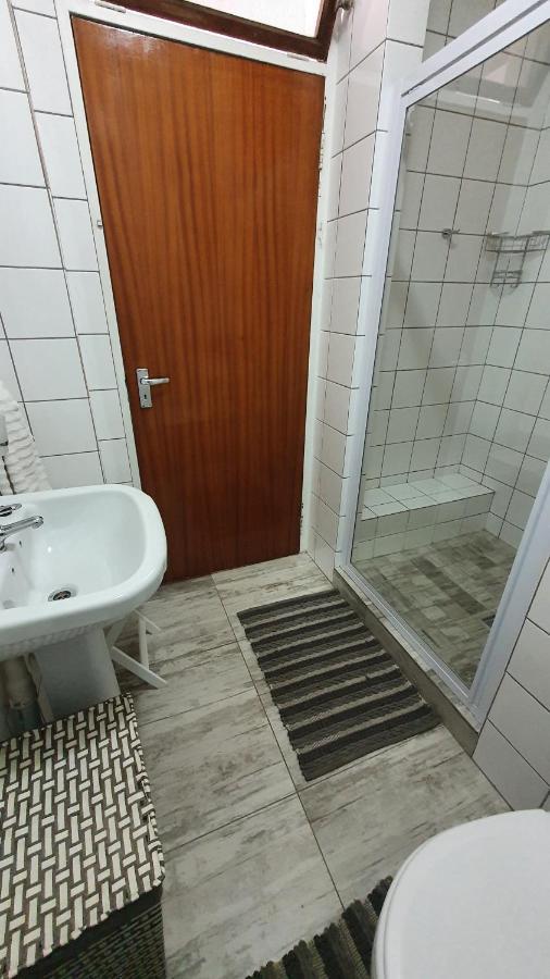 Laboria 102 & 103 Apartment Harrismith Bagian luar foto